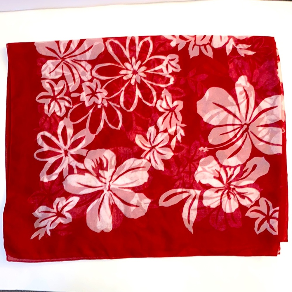 Sarong wrap large scarf Beautiful made in Italy 39” x 62” Read white floral